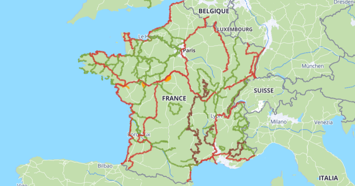 Unforgettable Bike Adventures: France & Québec's Maritime Routes